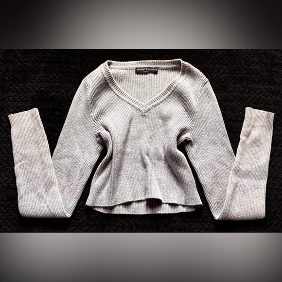 Brandy Melville Sweaters - brandy melville v-neck sweater, grey/cream